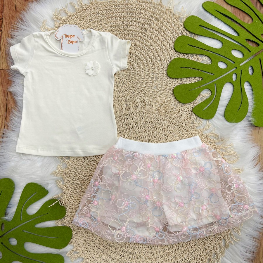 Conj. Blusa Florzinha e Short Saia em Tule Floral - Off White 